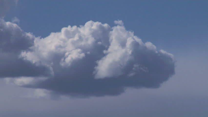 cumulus clouds time-lapse in blu skyse
