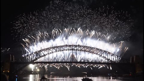 New Years Eve fireworks on Sydney Harbour Bridge at 60fps-4