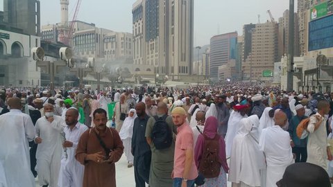 A crowd of pilgrims circumabulate (tawaf) Kaaba on September 15, 2016 in Mecca, Saudi Arabia