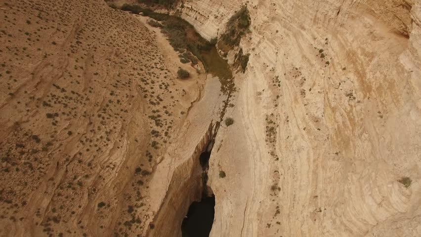 Ein Avdat - Waterfall and cayon overview