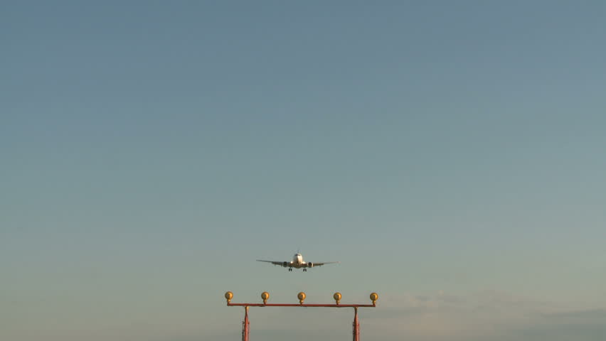 Airplane coming in to land
