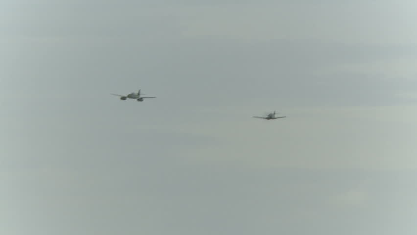 Messerschmitt ME 262 and ME 109 flyby - 2 shots