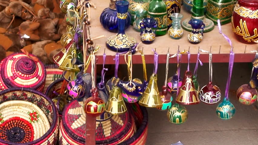 Video Traditional Souvenirs in (100% Tanpa Royalti) 2015855 |