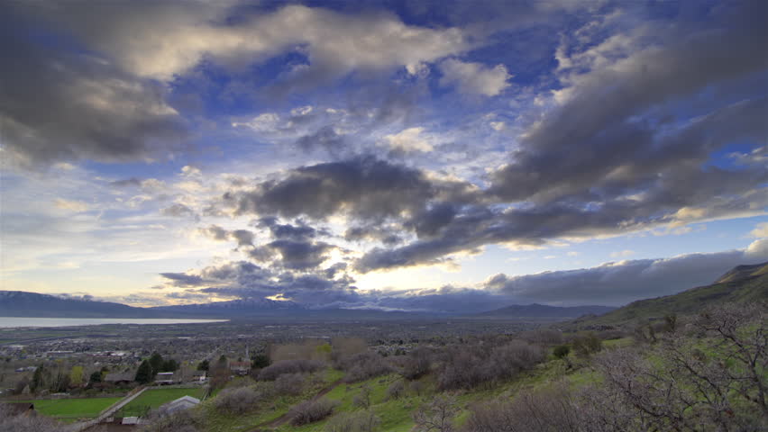 Utah valley sunset time-lapse with fast cloudscape.