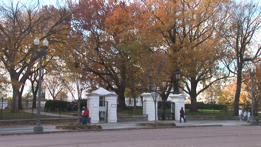 White House Gate zoom