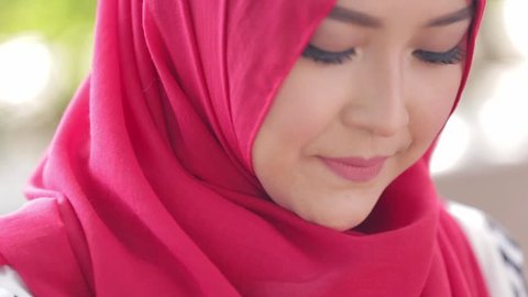 Happy pretty muslim woman smile with hijab