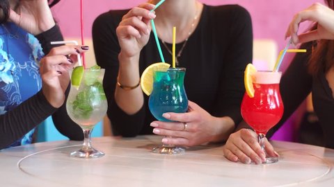 cuill/ère de m/élange de bar pour cocktail et jus 10 baguettes /à cocktail baguettes de cocktail de 23 cm 10 cuill/ères /à m/élanger. Shaker en acrylique LOVECENTRAL Agitateurs de boissons color/és