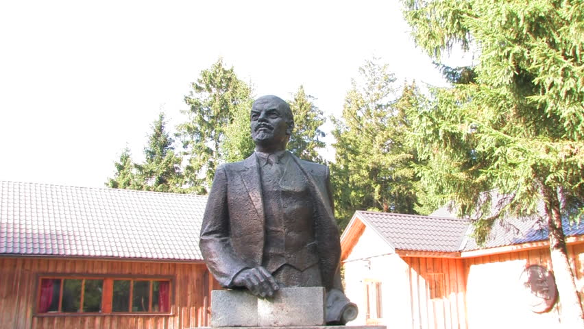 Lenin monument 1