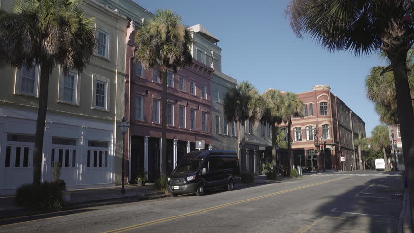 Southern architecture historic buildings in downtown Charleston, Queen Street, South Carolina, South Carolina, USA, Aug 2016