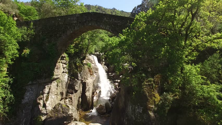 Enchanted Valley (National Park of Geres, Portugal)
