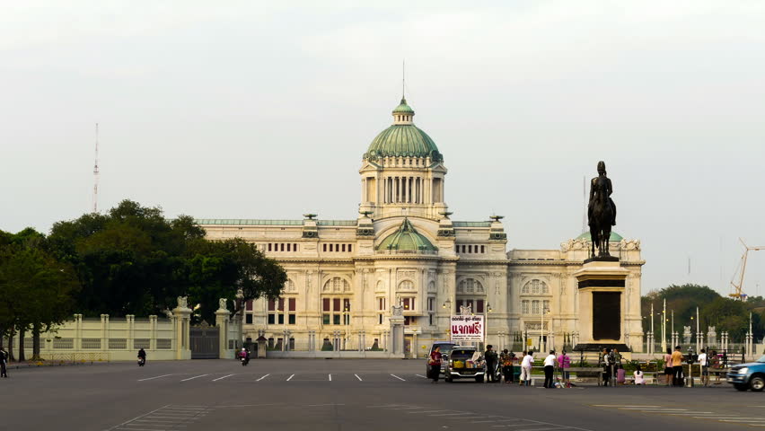  King Rama V Equestrian Monument 2 and The Ananta Samakhom Throne Hall in Thai Royal Dusit Palace, Bangkok, Thailand. 