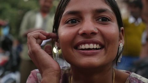 Portrait of happy young girl in Jodhpur, India - Slow Motion 스톡 비디오