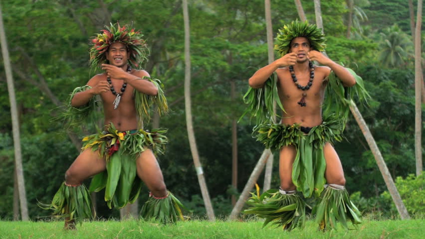 Video Stok barefoot tahitian male men hula skirts (100% Tanpa Royalti) 2249...