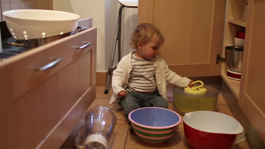 kitchen play video