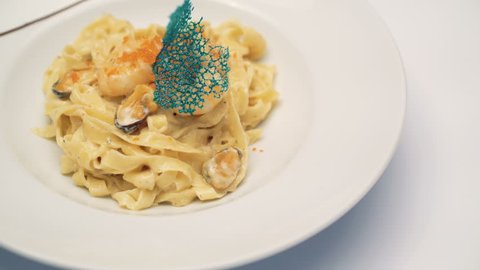 Fresh Cooked Pasta Served Top 库存影片视频 100 免版税 14916034 Shutterstock