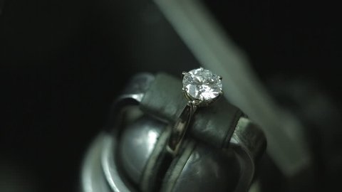 Making a diamond wedding ring