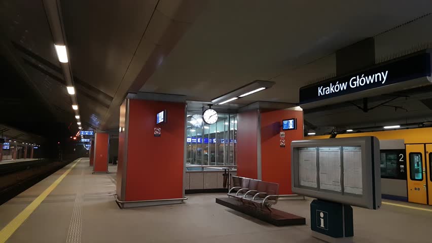 Krakow main railway station pan left to right interior