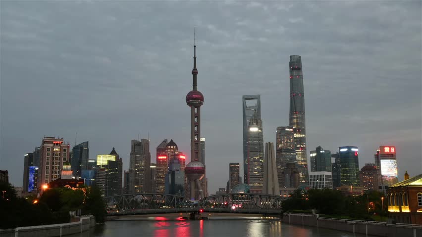 Shanghai at night.Located in the bund (the bund).Center of Shanghai, it is a coastal region