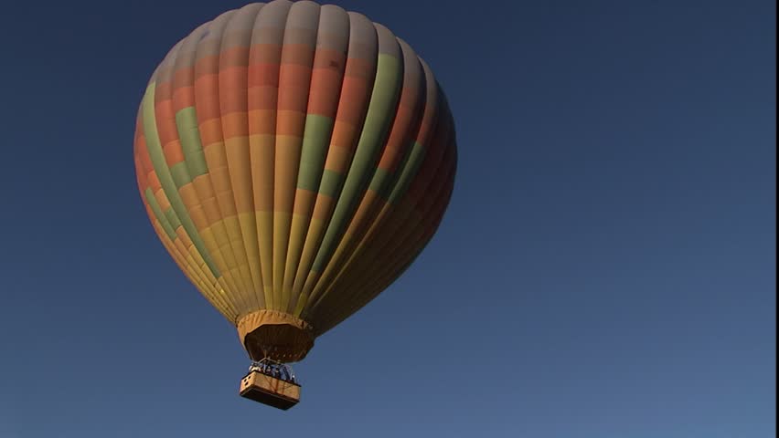 hot air balloon definition