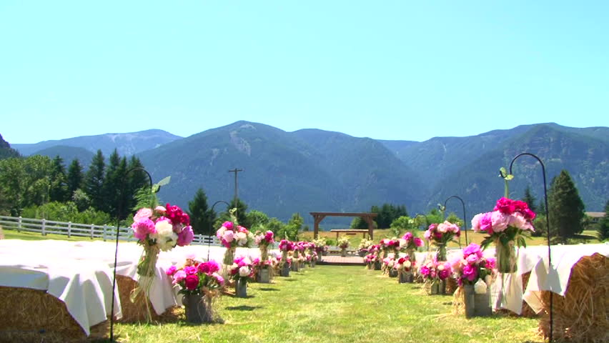 Outdoor wedding setting in Washington viewing altar and wedding aisle.