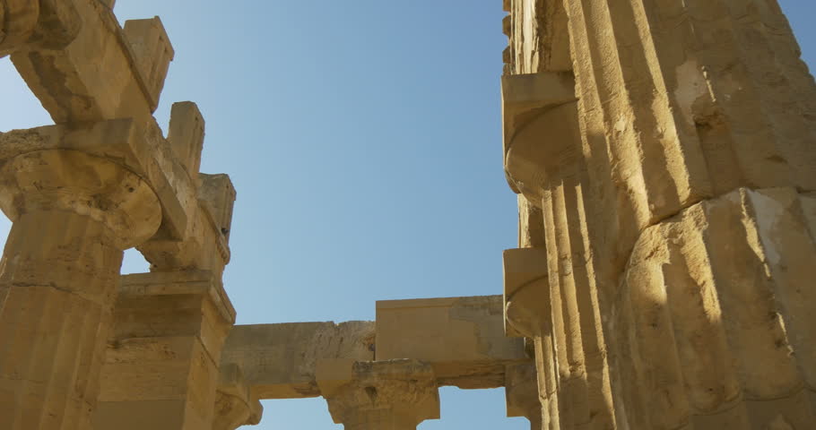 Doric temple dedicated to Hera (490-480 BC) in Selinunte, one of the finest examples of Doric architecture in Sicily, Italy