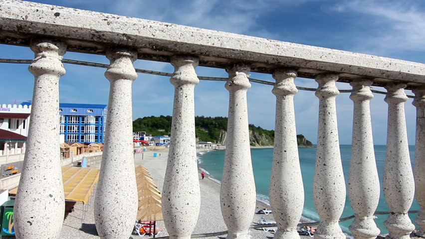 movement along the columns on the beach