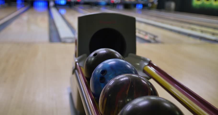 People inside the Bowling Alley image - Free stock photo - Public ...