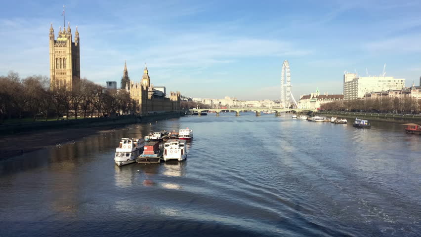 Time lapse video of the Houses of Parliament and Westminster Bridge 
