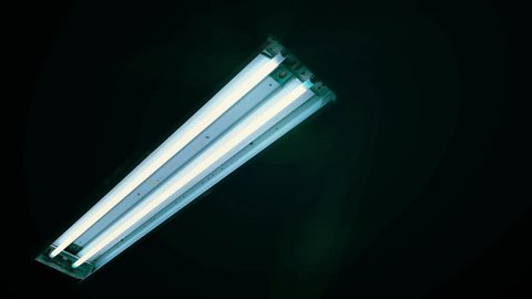 Fluorescent neon light tubes flickering when switching on and off