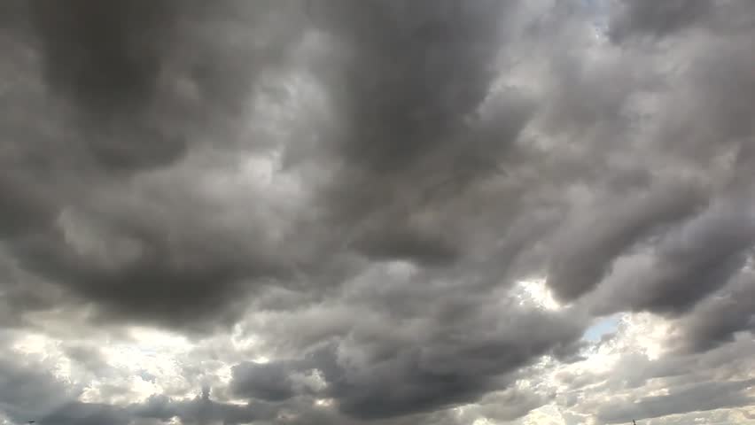 threatening rain clouds time-lapse