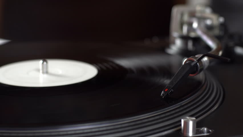 dj needle on spinning turntable listening Stock Footage Video (100% ...