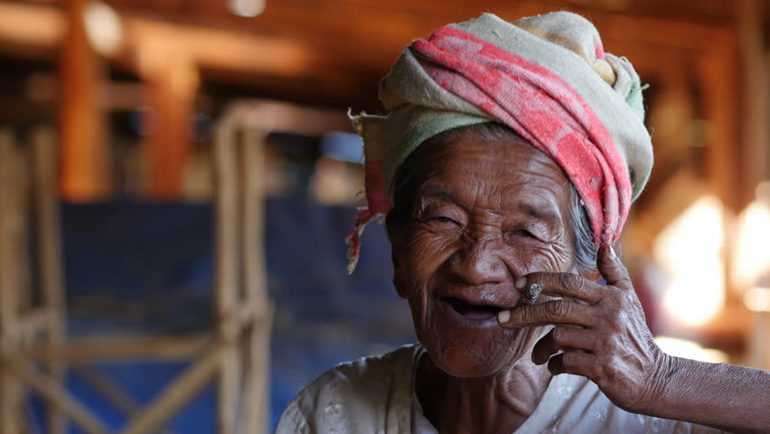 Happy old lady of Pa