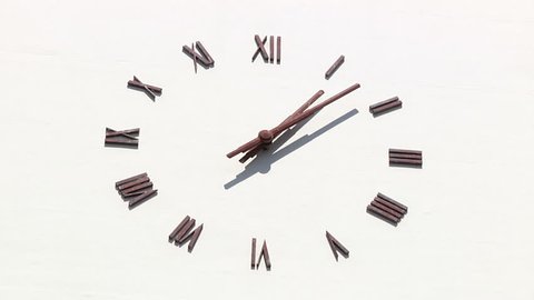 Roman Numeral Clock - Time lapsed
