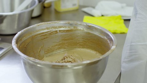 Preparation of the dough for macarons