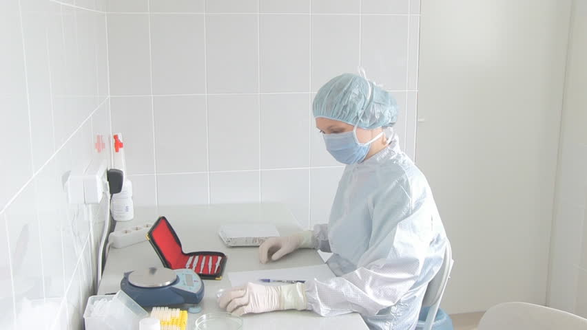 researcher in the laboratory 
