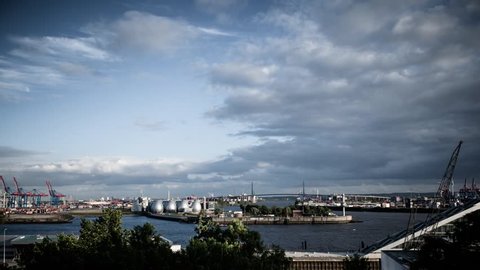 Hamburg peer (time lapse)