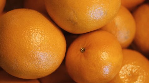 Fresh tangerines or clementines close up, from defocus to focus स्टॉक व्हिडिओ