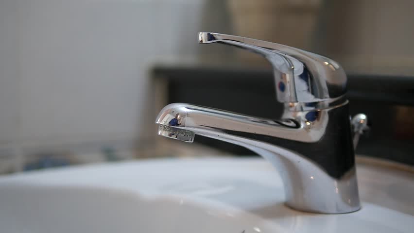 Turn on tap. Закрыть кран. Turn off the tap. Turn off on water. Save water turn off tap while brushing.