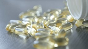 Panning on transparent omega-3 fish oil soft gel capsules 