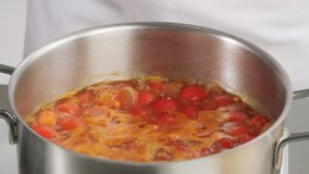Simmering tomato soup