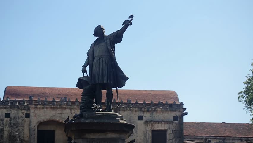 Statue in Santo-Domigo at day