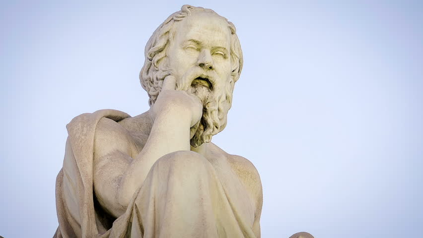 marmorstatue des alten griechischen philosophen sokrates Stockvideos