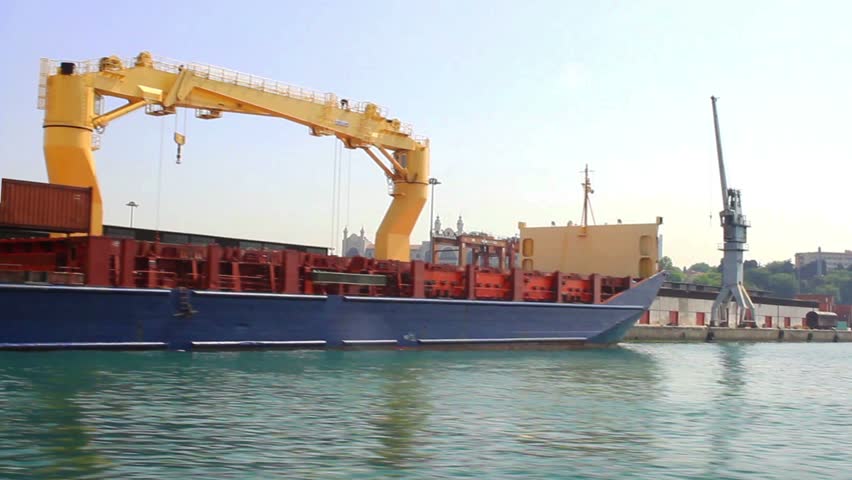ISTANBUL - JUNE 9: Cargo Ship CLIPPER COMMANDER (IMO: 9169859, Bahamas) on June