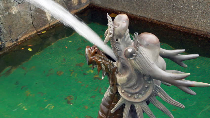 Chinese dragon head fountain