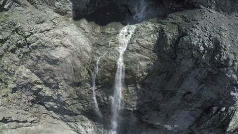 Midagrabin waterfall