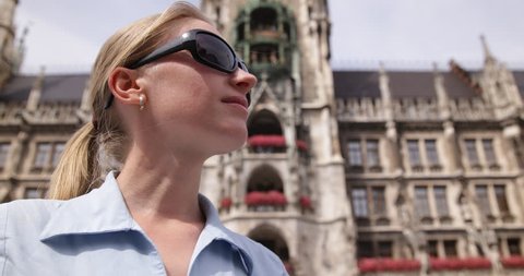Confident Business Woman Looking Around In Munich Downtown, Pensive Girl Observe Stockvideo