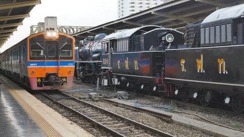 BANGKOK, THAILAND - MARCH 26 2017 : Train arrive to Bangkok railway station platform