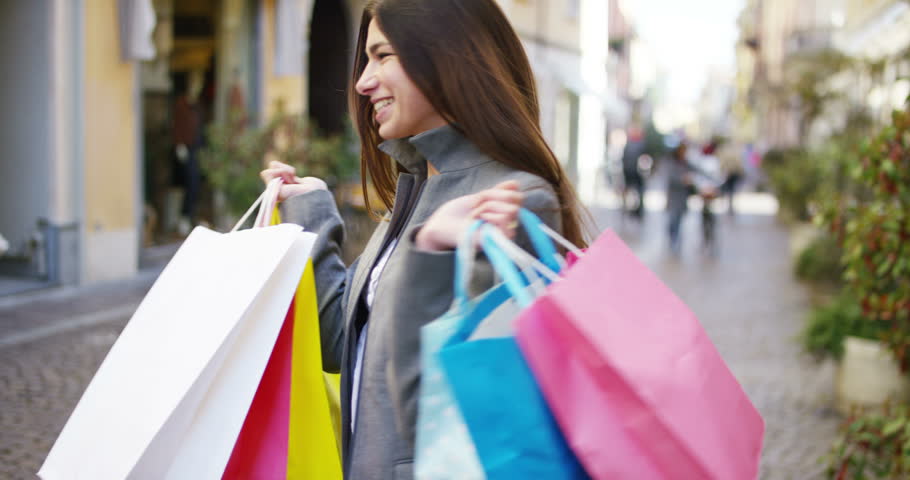 She is shopping. Футаж шоппинг.