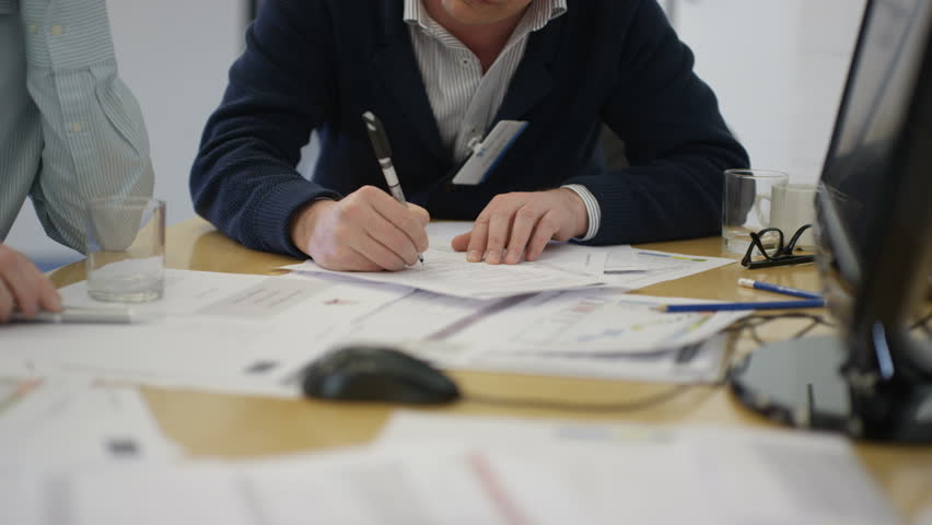 4K Real group at business seminar working together & learning new skills