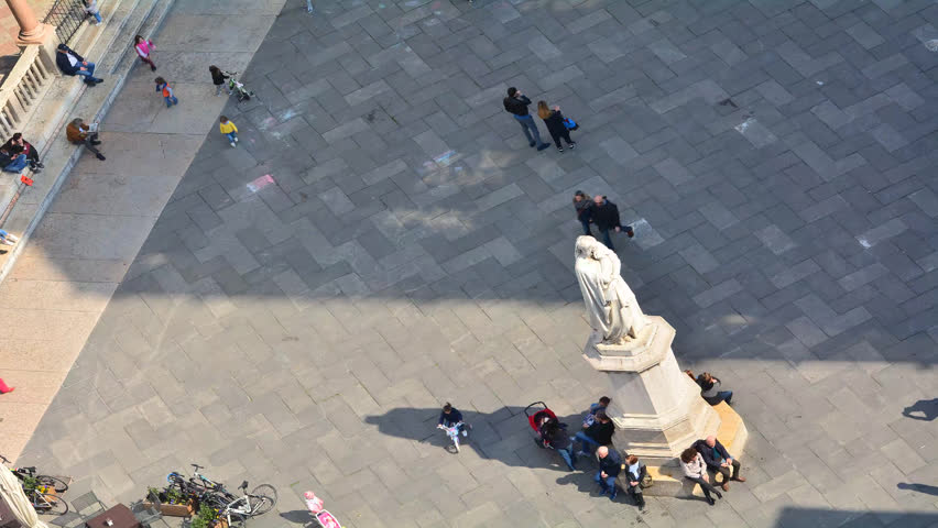 Time Lapse of a pedestrianized square in the historical center in Verona called "Piazza Dante", top view; Italy.